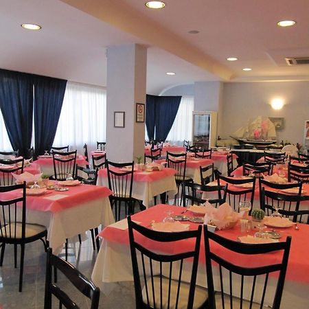 Hotel Monti Rimini Dış mekan fotoğraf